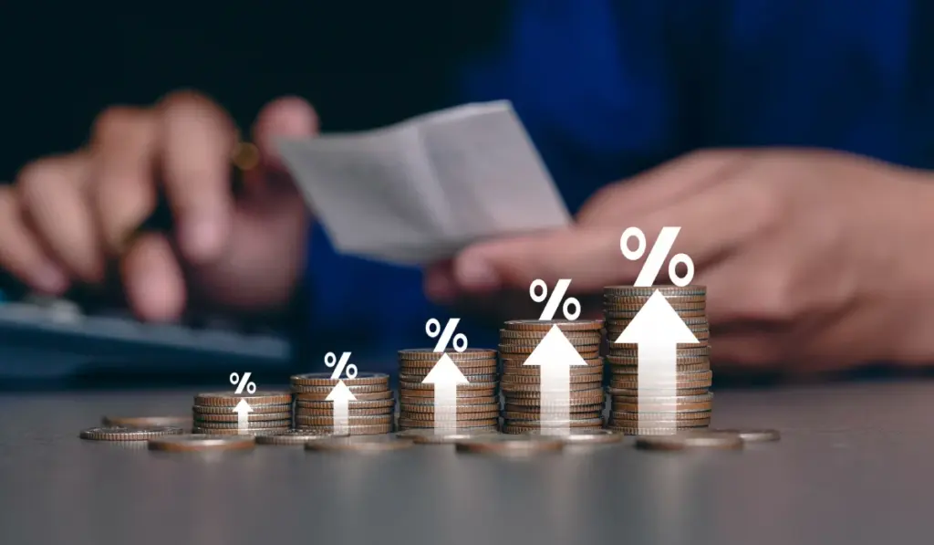 Empleados en Houston tras recibir un aumento salarial inmediato del 25 % en su ingreso