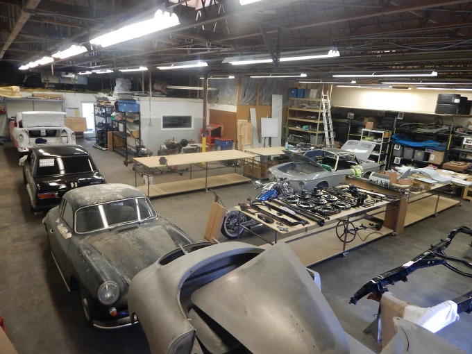 Taller de autos clásicos en Galveston involucrado en estafa a coleccionistas y condena judicial en Texas