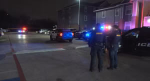 Homicidio en Houston investigado por autoridades tras ataque mortal en complejo de apartamentos residenciales