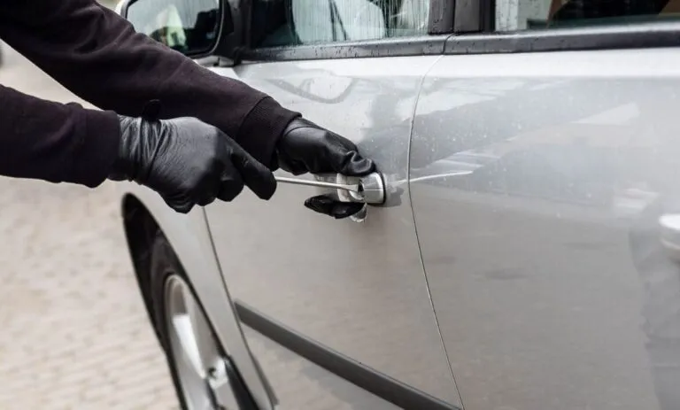 Robos de autos en Houston afectan a camionetas y sedanes populares, según reportes policiales recientes en Texas.