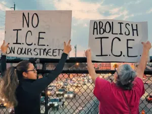 Líderes comunitarios reclaman a autoridades de Houston por políticas con ICE y exigen mayor protección a familias inmigrantes.