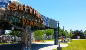 Murales de mosaico en Smither Park Houston, parque artístico gratuito en el East End creado por más de 300 artistas locales.
