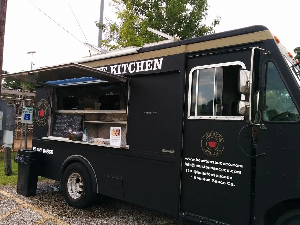 Food trucks en Houston con comida diversa y tendencia gastronómica en Texas
