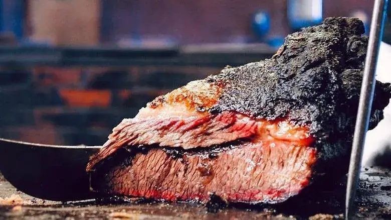 carne ahumada en Houston con brisket y BBQ texano que impulsa turismo gastronómico y tradición