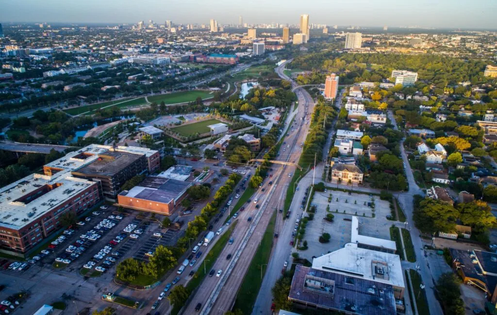 Cosas raras Houston incluyen clima impredecible, cultura diversa y escenas urbanas únicas en la ciudad