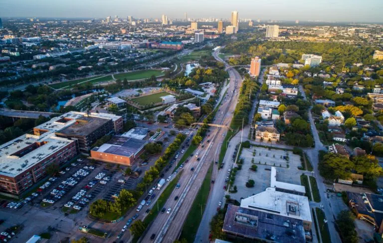 Cosas raras Houston incluyen clima impredecible, cultura diversa y escenas urbanas únicas en la ciudad