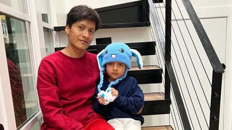 Liam Ramos niño migrante en Estados Unidos durante proceso de asilo acompañado de su padre en contexto de detención migratoria