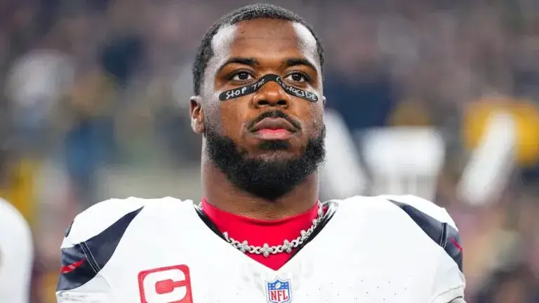 Azeez Al-Shaair con Texans tras firmar extensión millonaria como pieza clave de la defensa en la NFL