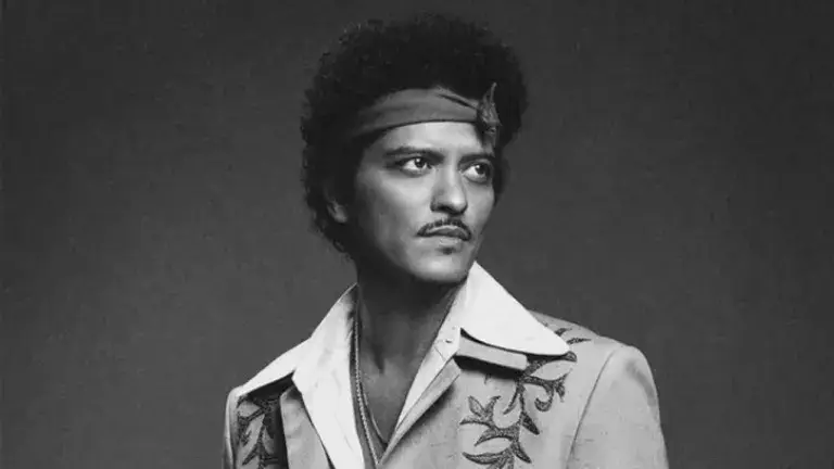 conciertos en Houston abril con artistas internacionales en escenarios llenos y ambiente musical en vivo