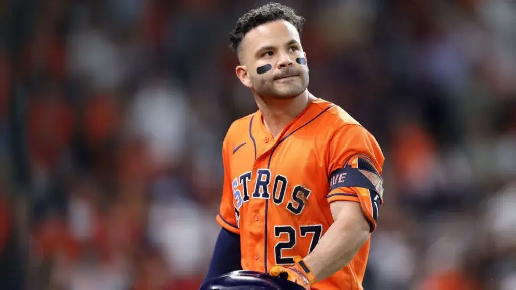José Altuve durante partido con Astros antes de lesión en temporada MLB 2026