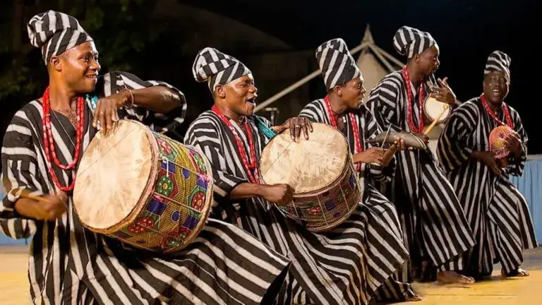 Houston Africa Day con música africana, danza tradicional y actividades familiares en festival comunitario