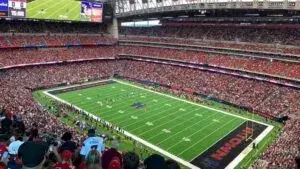 NRG Stadium con instalación de césped natural y preparación para partidos del Mundial 2026