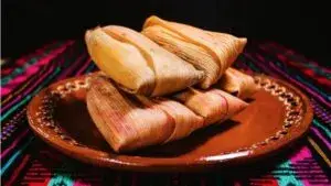 Tamales en Houston preparados con recetas tradicionales mexicanas y estilo tex-mex auténtico