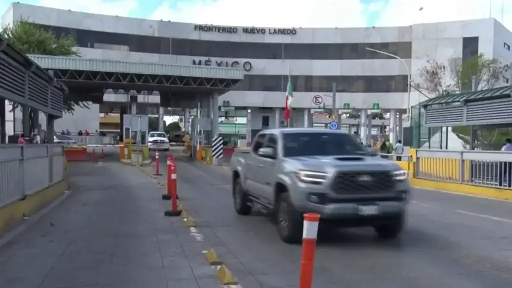 Operativos de seguridad y control de accesos en Houston ante la llegada masiva de aficionados al Mundial 2026.