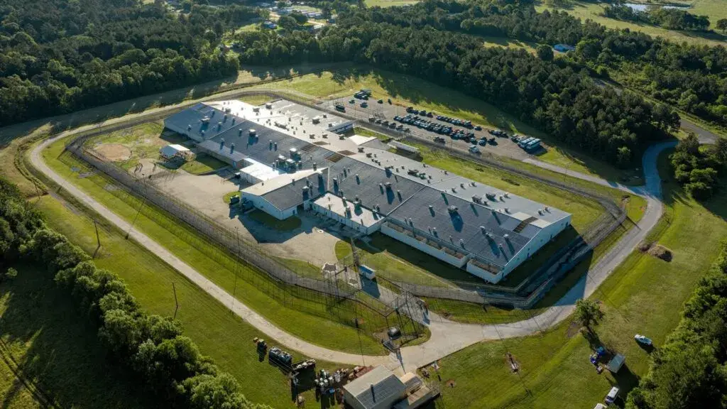 Casos de tuberculosis en un centro migratorio de Texas generan preocupación sanitaria