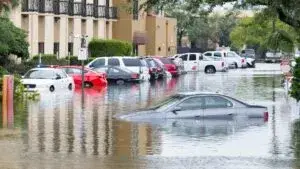 Inundaciones y lluvias intensas amenazan calles de Houston durante el fin de semana