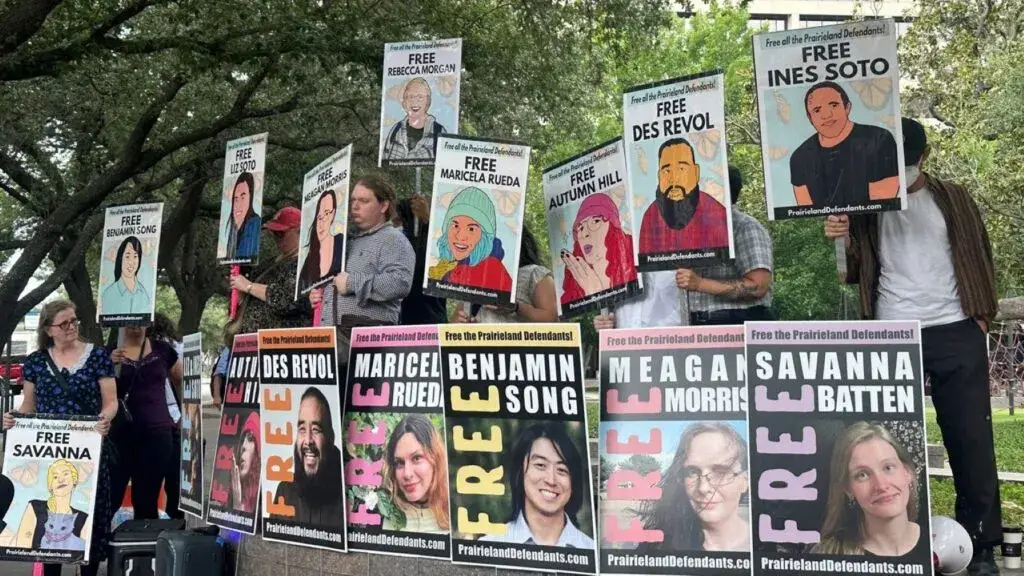 Manifestantes condenados por tiroteo frente a centro de detención migratoria en Texas