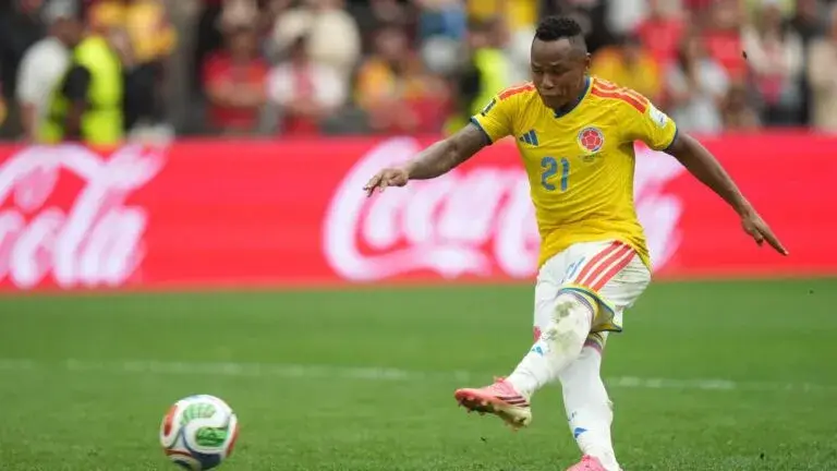 Jáminton Campaz durante un partido de Colombia en el Mundial 2026 tras recibir amenazas