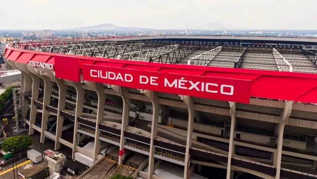 Trabajos de desmontaje de la infraestructura del Mundial 2026 en el Estadio Ciudad de México