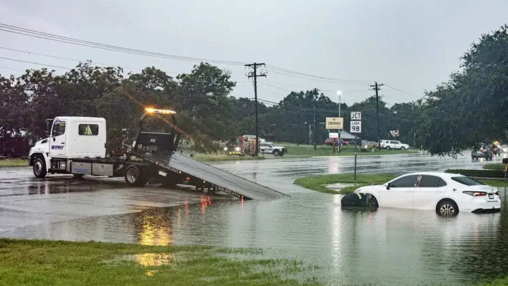 Inundaciones en Texas por lluvias intensas y riesgo extremo