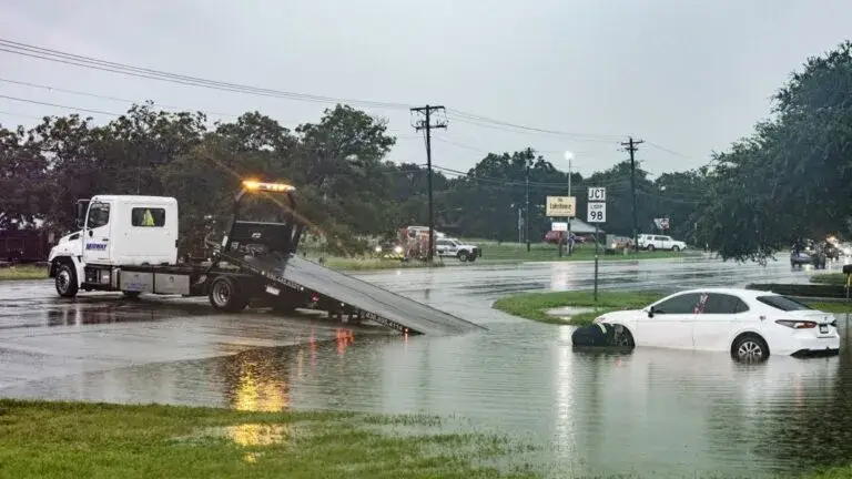 Inundaciones en Texas por lluvias intensas y riesgo extremo