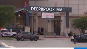 Tiroteo ocurrido en el centro comercial Deerbrook Mall en Humble
