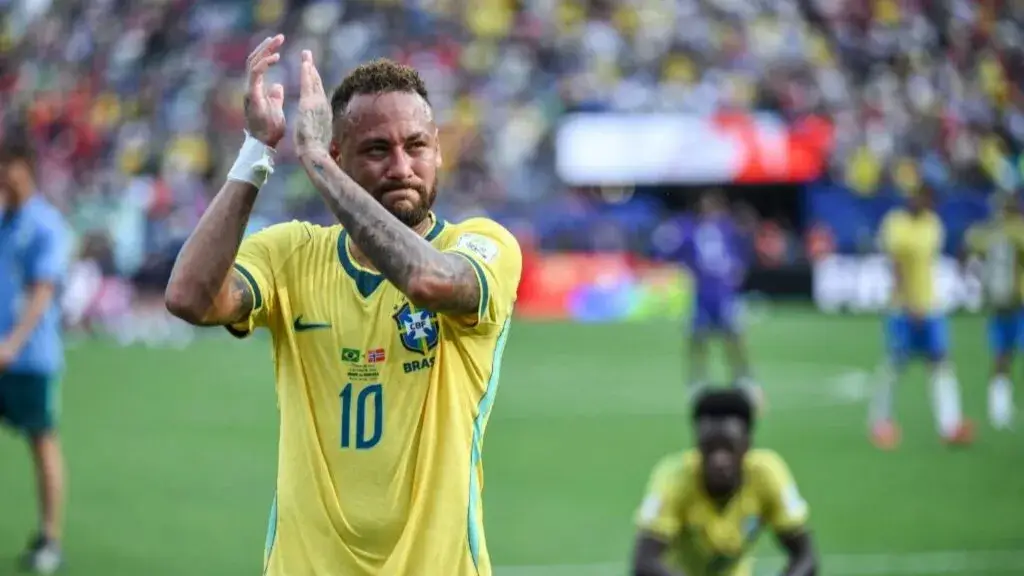 Neymar Jr emocionado tras anunciar su retiro de la selección de Brasil después del Mundial 2026