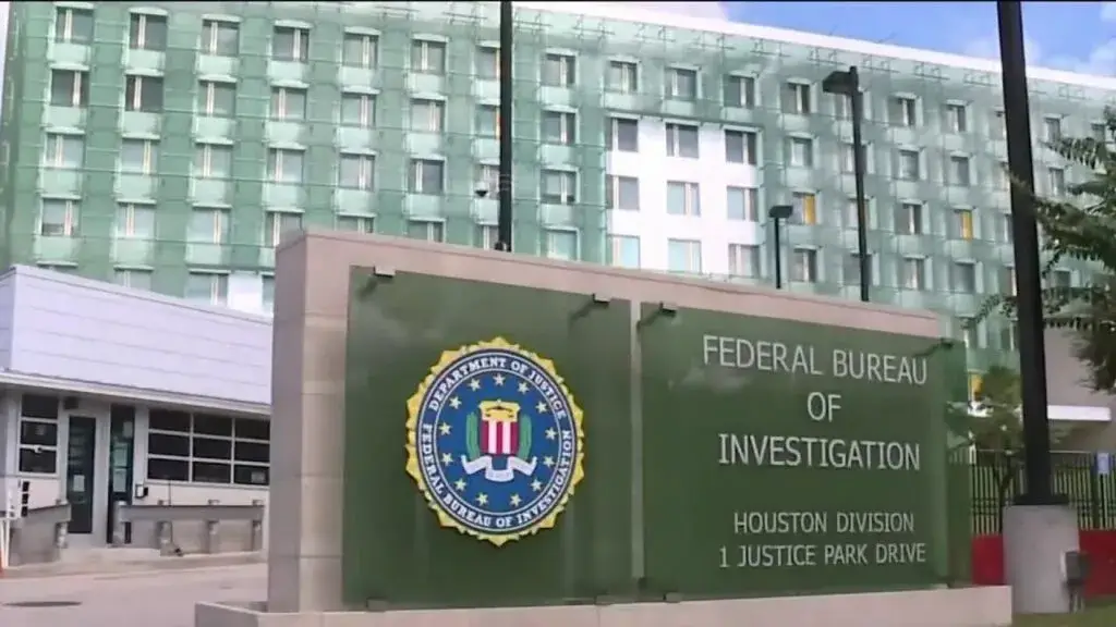 El FBI aumentó a 50 mil dólares la recompensa por información sobre el triple homicidio ocurrido en Cypress, Texas, en agosto de 2024.