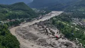 Nepal enfrenta inundaciones con muertos y cientos de desaparecidos