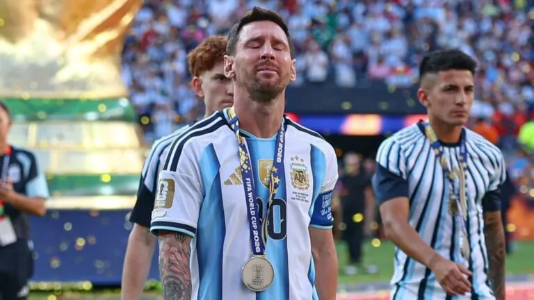 Messi anuncia su retiro de la selección argentina tras más de dos décadas