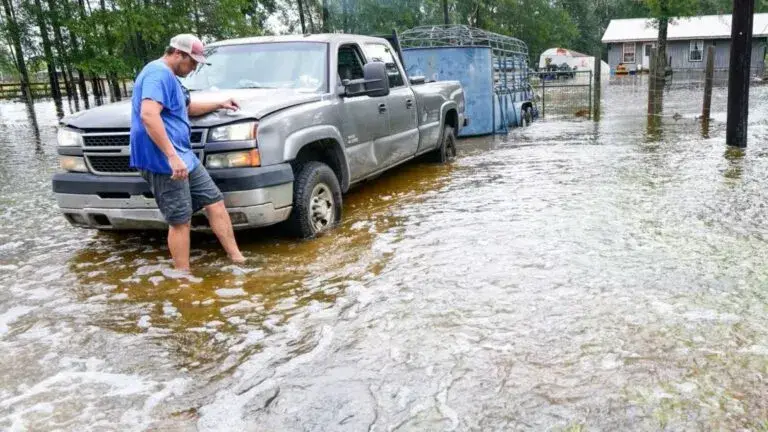 Tormenta tropical Edouard provoca inundaciones y rescates en Texas
