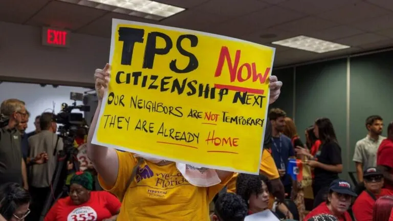 TPS para salvadoreños podría terminar y afectar a 170 mil beneficiarios en Estados Unidos