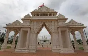 Templo hindú BAPS Shri Swaminarayan Mandir en Stafford, cerca de Houston, construido con más de 33 mil piezas de piedra talladas a mano.