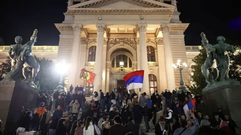 Estudiantes de Serbia consiguen una victoria electoral después de casi dos años de protestas contra la corrupción y el oficialismo de Aleksandar Vucic