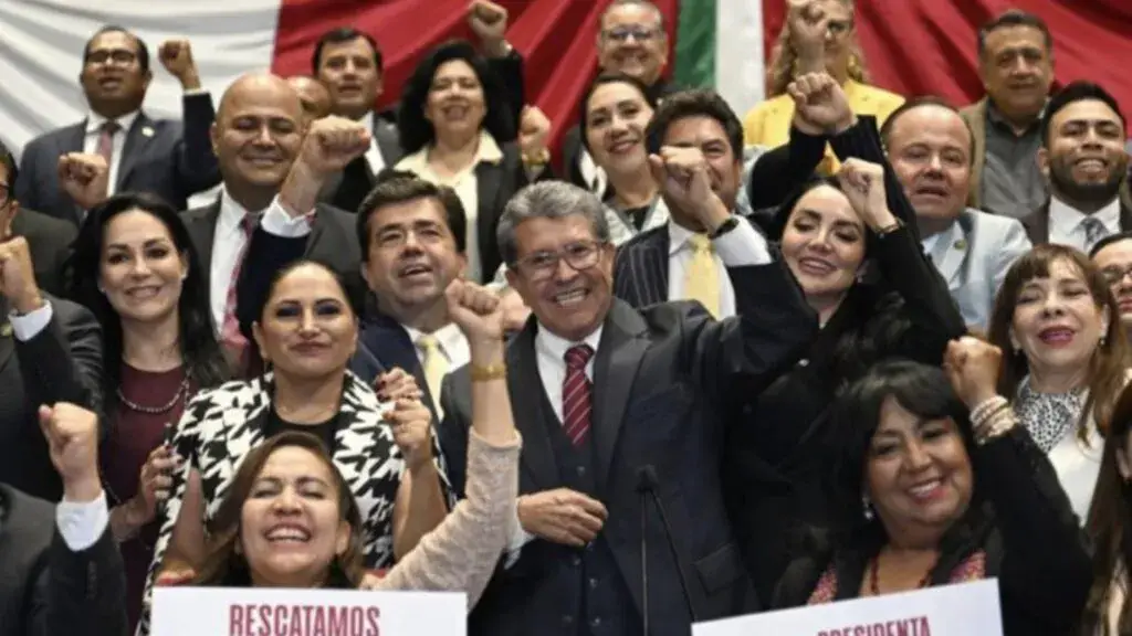 Morenistas dejan cargos públicos en distintos gobiernos de México para buscar candidaturas a diputados federales en 2027